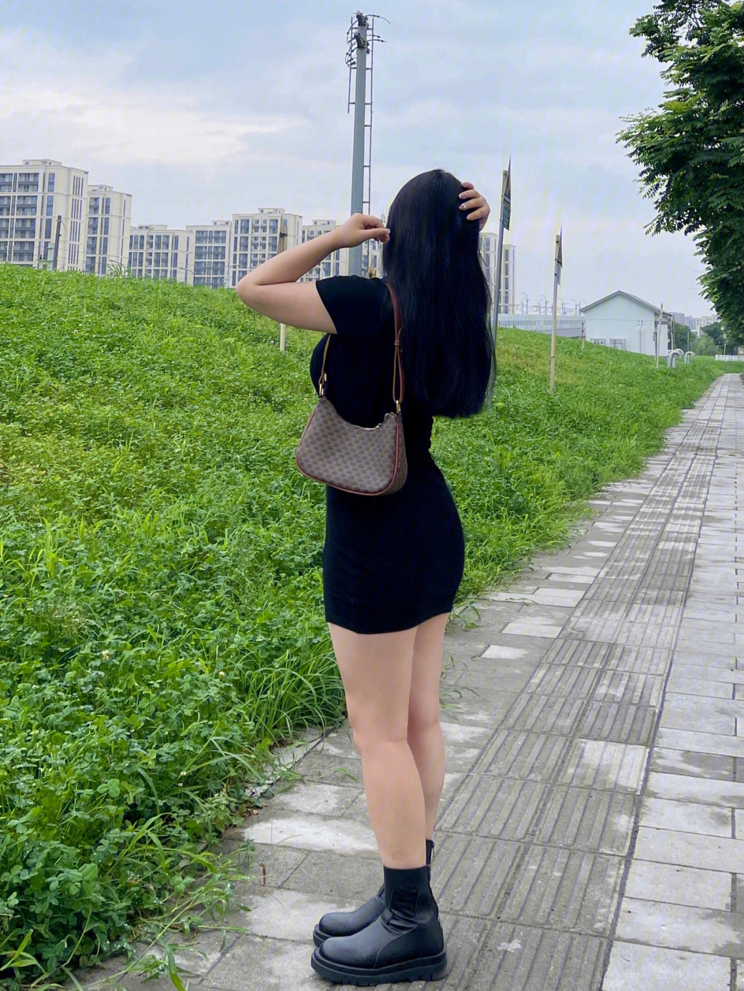 158cm130斤的女生体型图图片