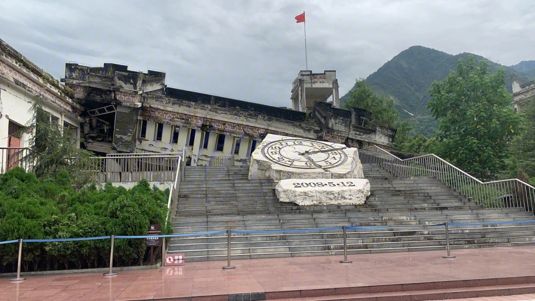 汶川大地震 学校图片