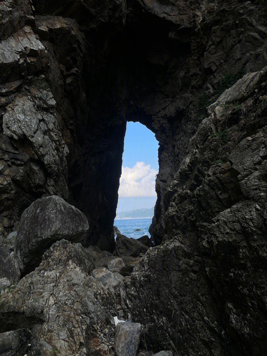 霞浦下尾屿海蚀洞图片