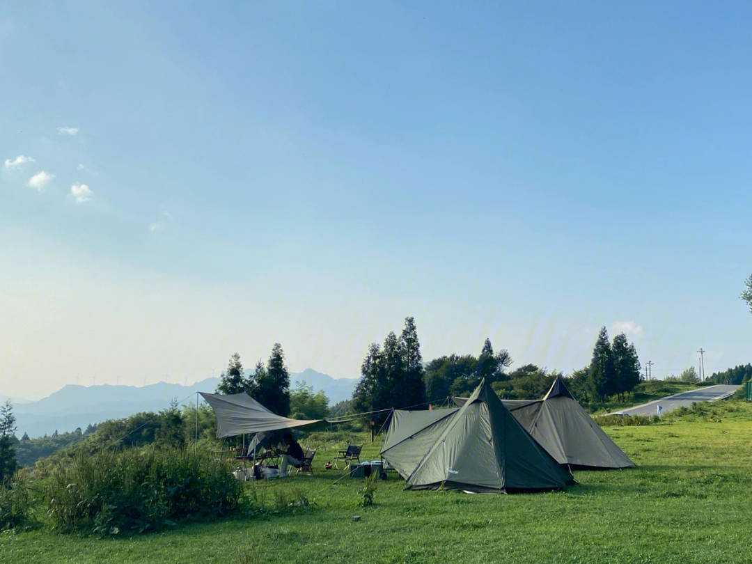 风吹岭露营基地图片