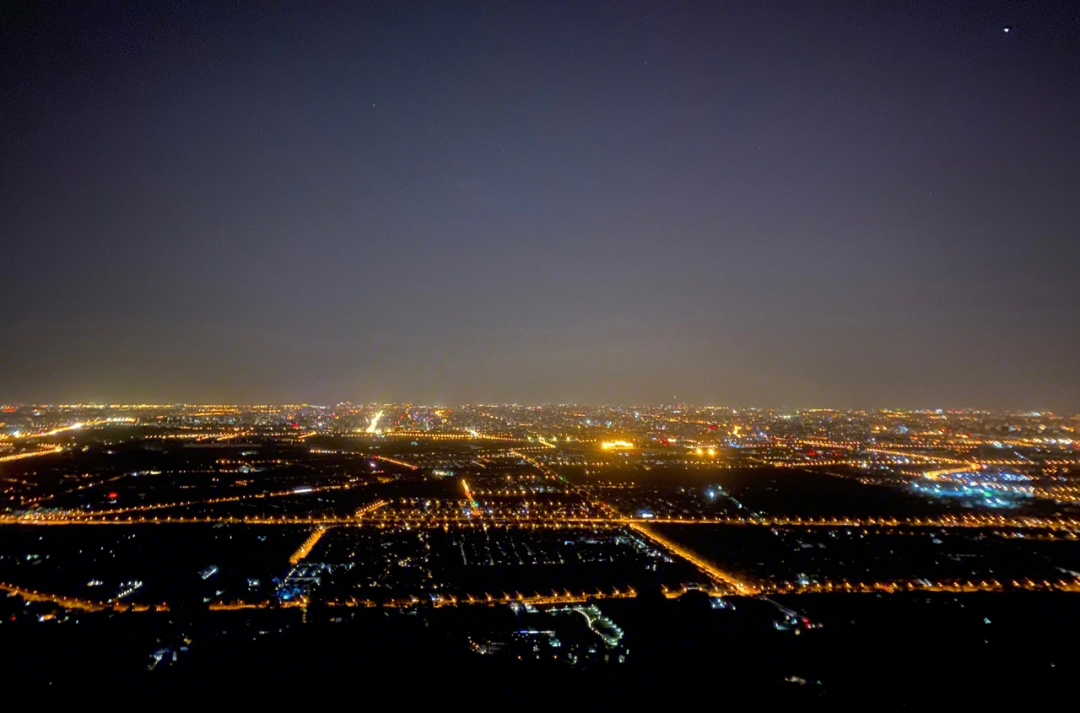 北京夜景鬼笑石