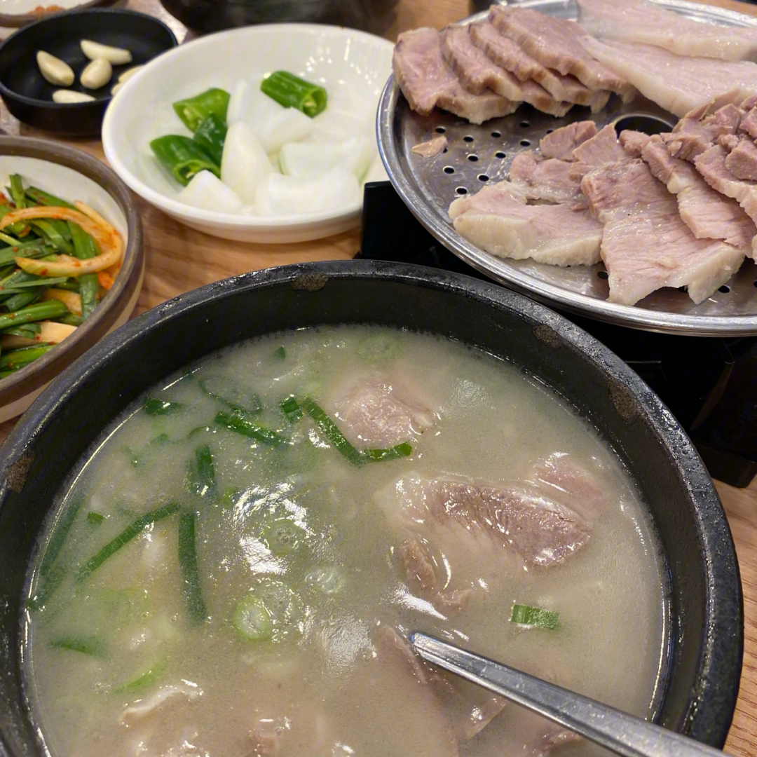 韩国美食釜山旅行78松亭三代猪肉汤饭