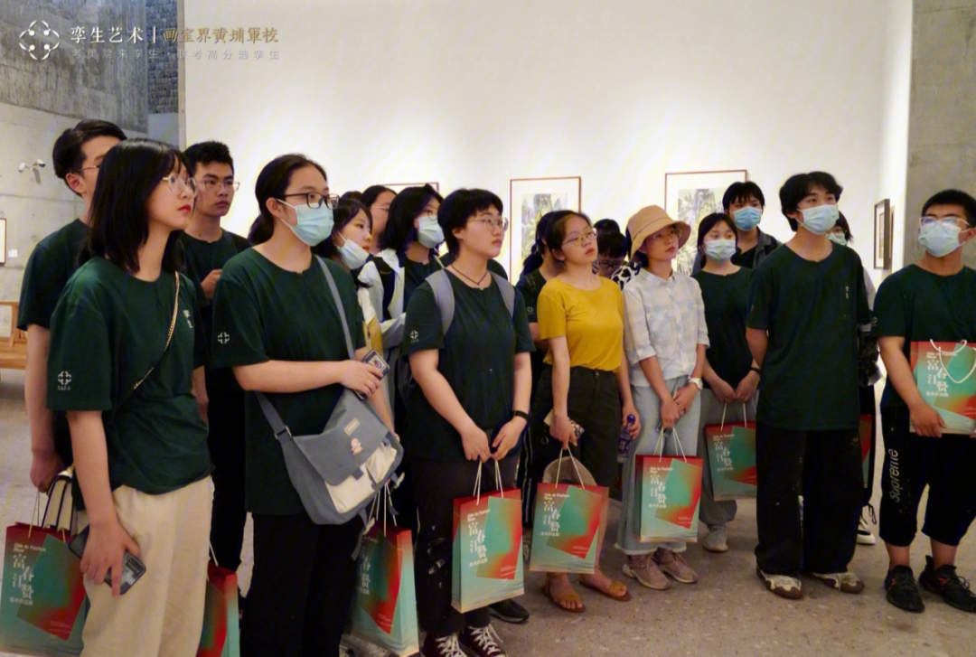公望美术馆,杭州美苑协办的富春江赞美术作品展在公望美术馆开幕