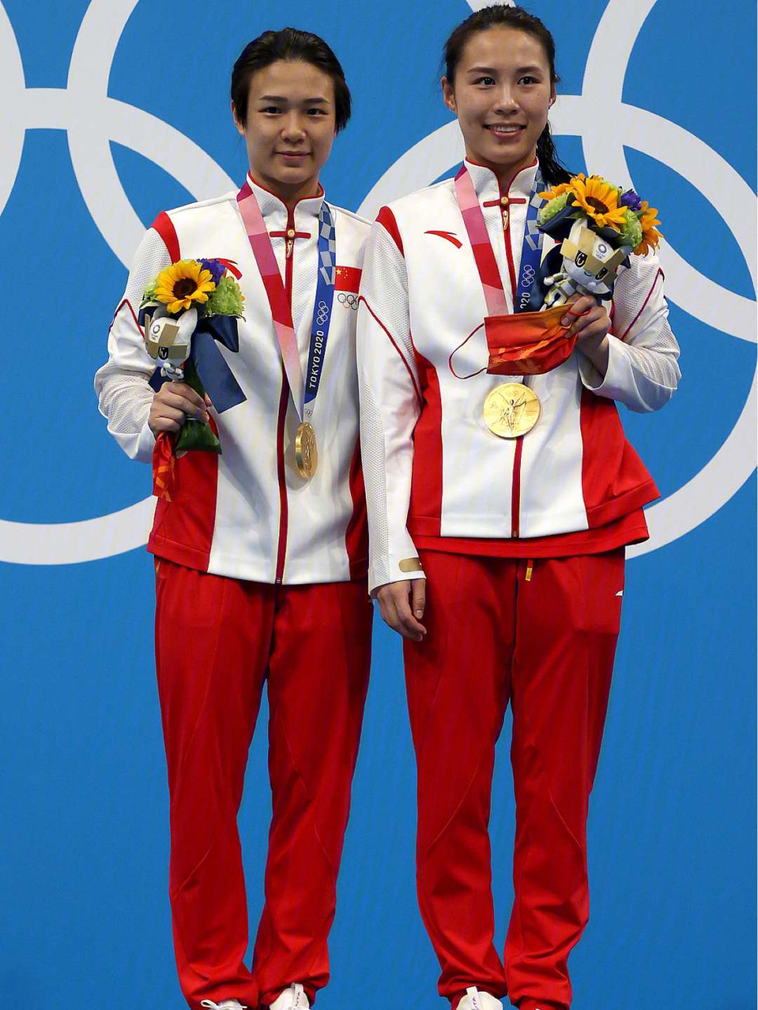 奥运会颁奖礼服图片