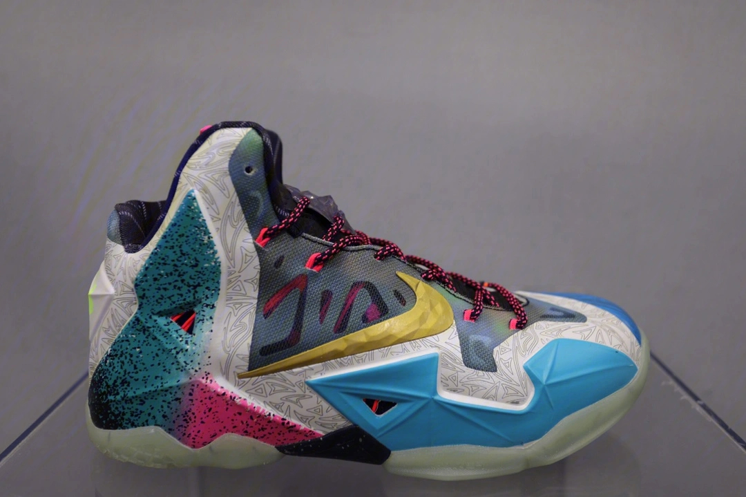 lebron11詹姆斯11代