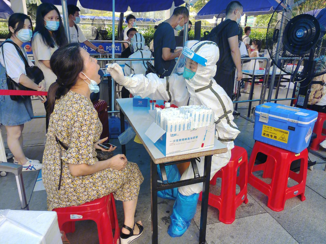 深圳核酸检测排队照片图片