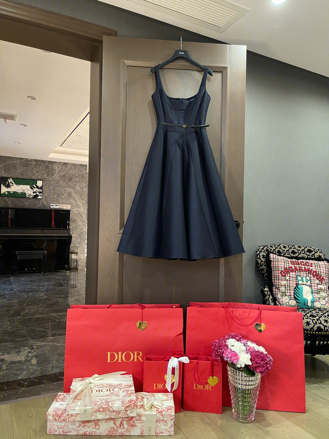dior王子文同款小黑裙七夕的dior包装