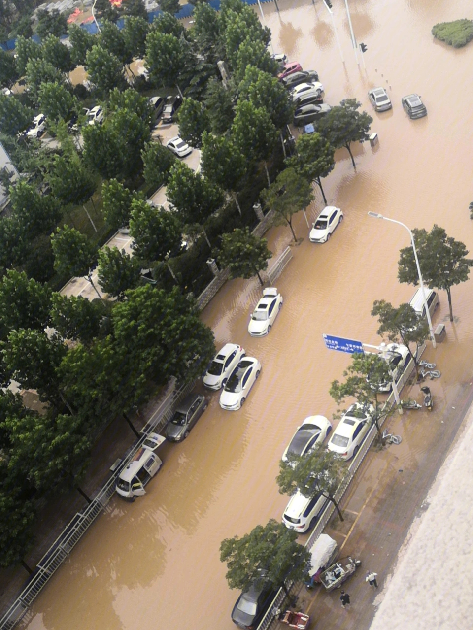 这算泡水车吗郑州暴雨车子被泡怎么定损