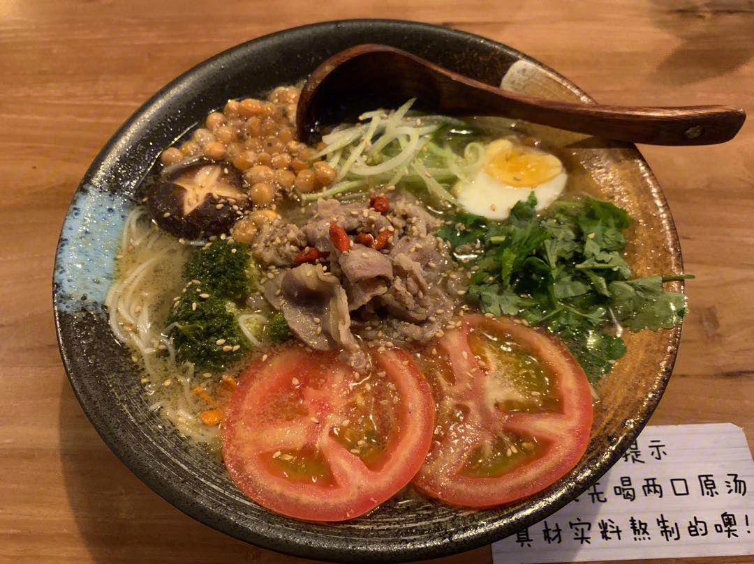 「原汤土鸡米线」鸡味很鲜最