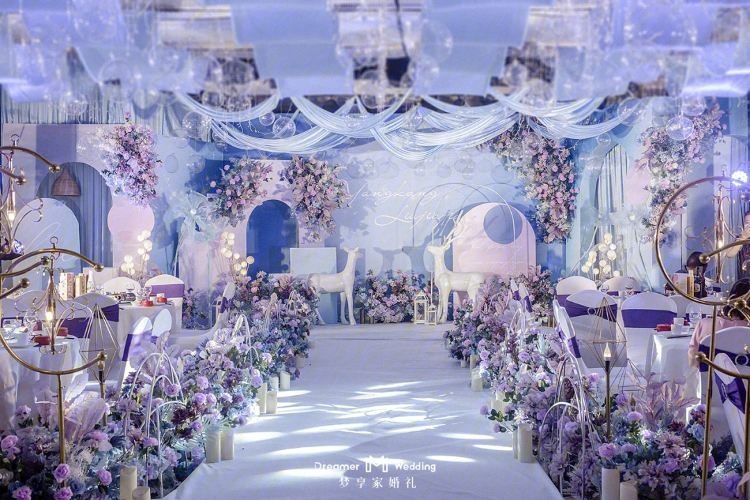 蓝紫色婚礼28m层高也能打造出梦幻现场