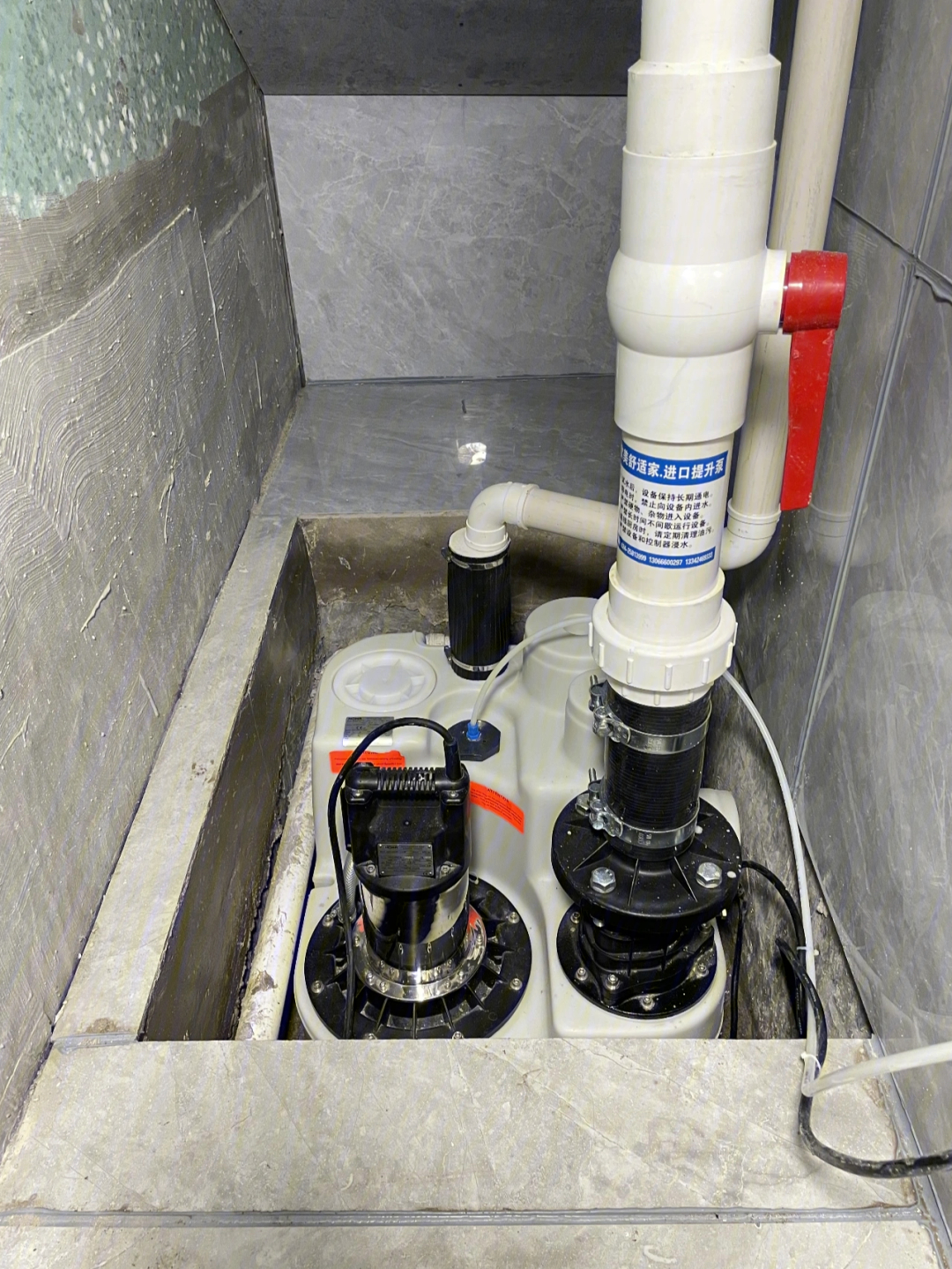 地下室排污泵安装实图图片