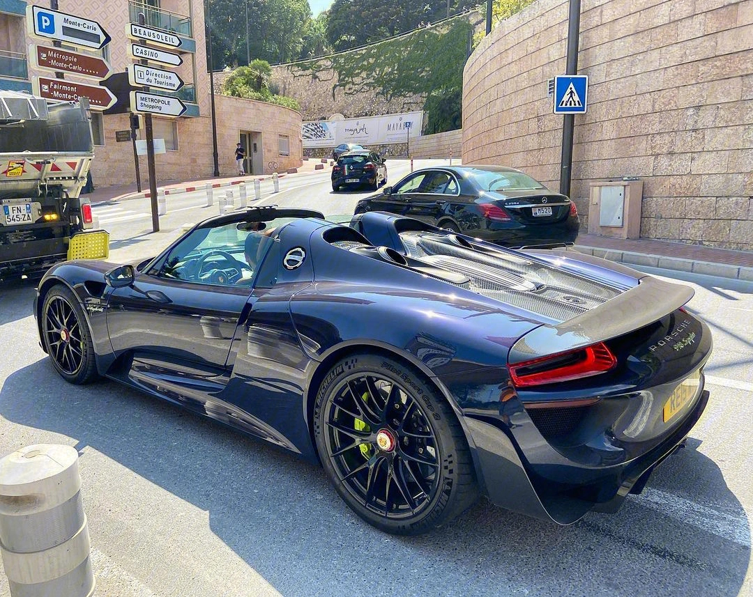 每日一辆收藏车0300保时捷918spyder