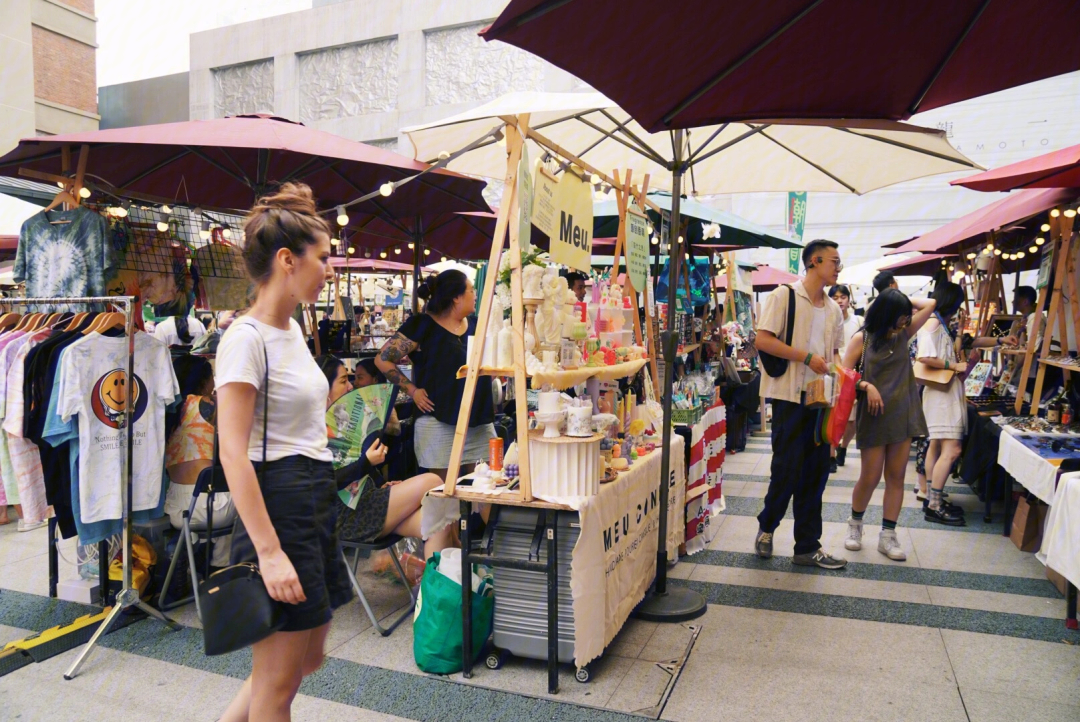 又来逛伍德吃托克市集啦