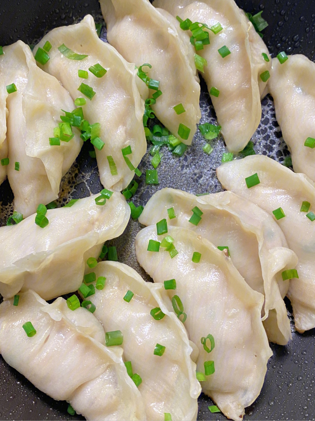 香酥可口猪肉白菜香菇饺子