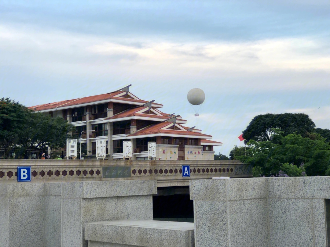 厦大西村校门图片