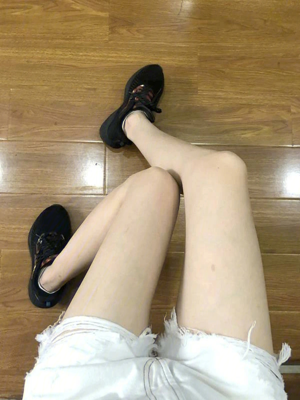 世界上腿最细的女生图片