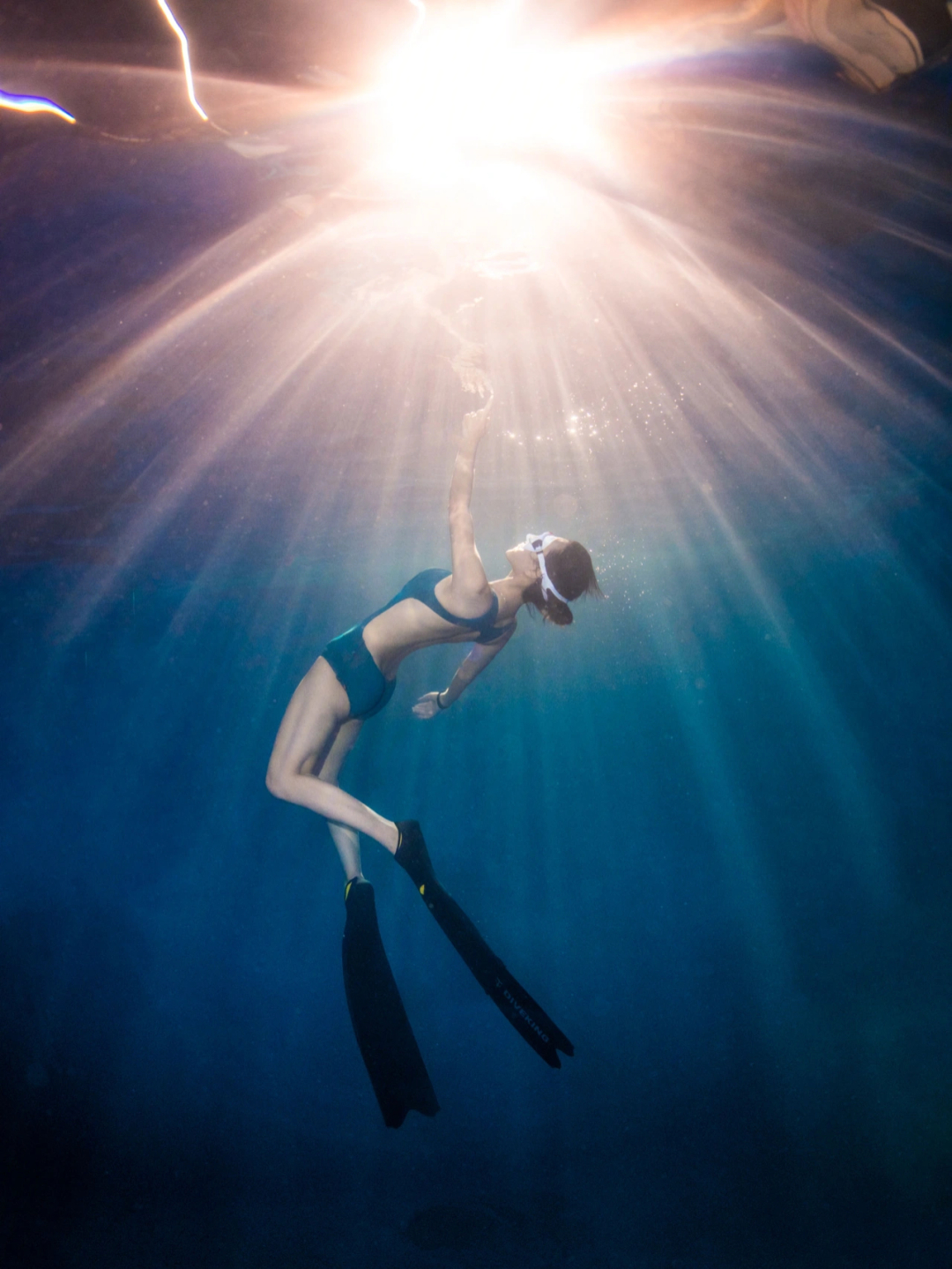 自由潜水用周末来解锁你的水下新姿势