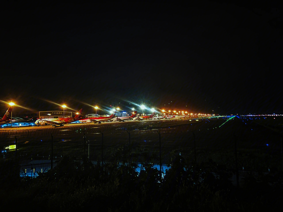 空港运动公园夜景图片