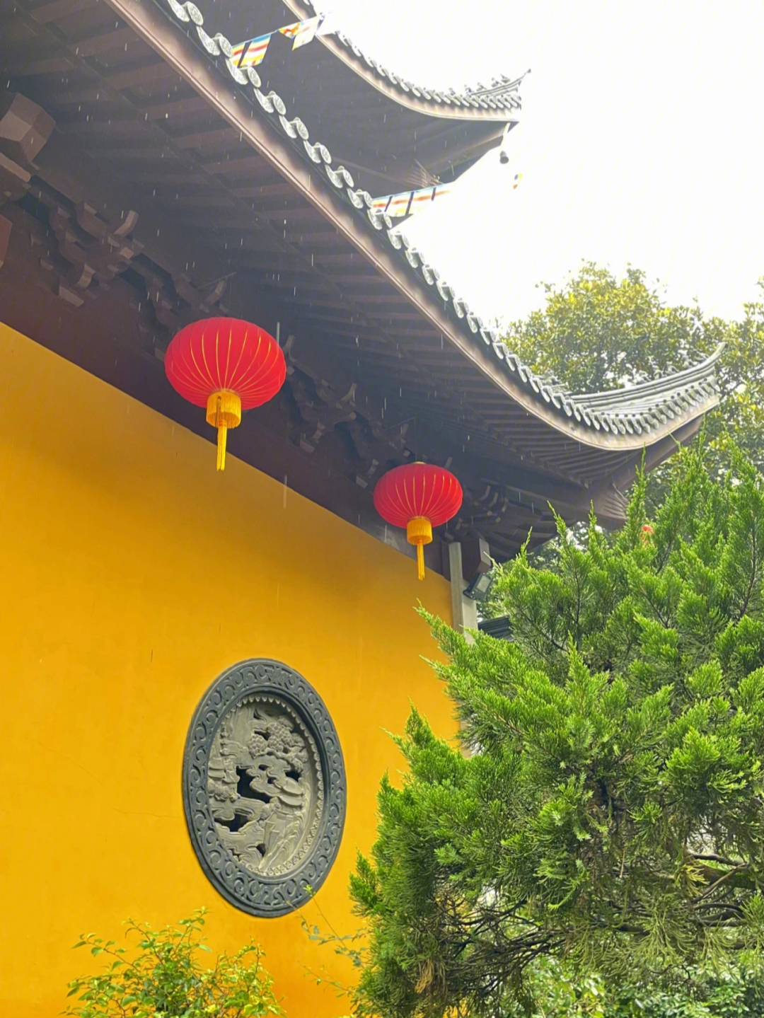 烟雨中的法喜寺