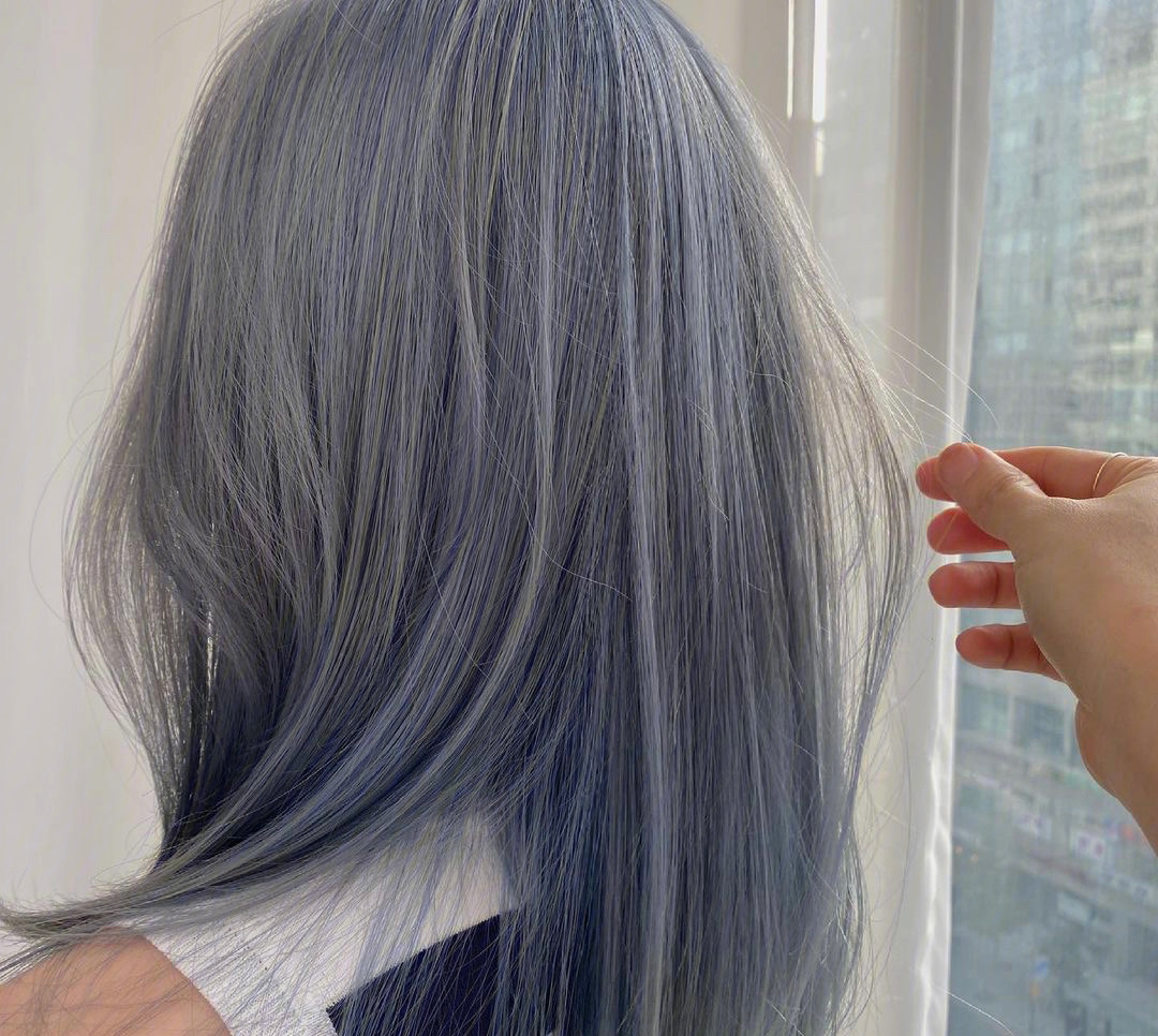 发色(梦幻蓝灰色)969696现在染头发的女生大多数还是茶色比较多