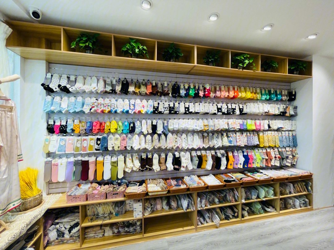 安宁第一家全品类的袜品集合店