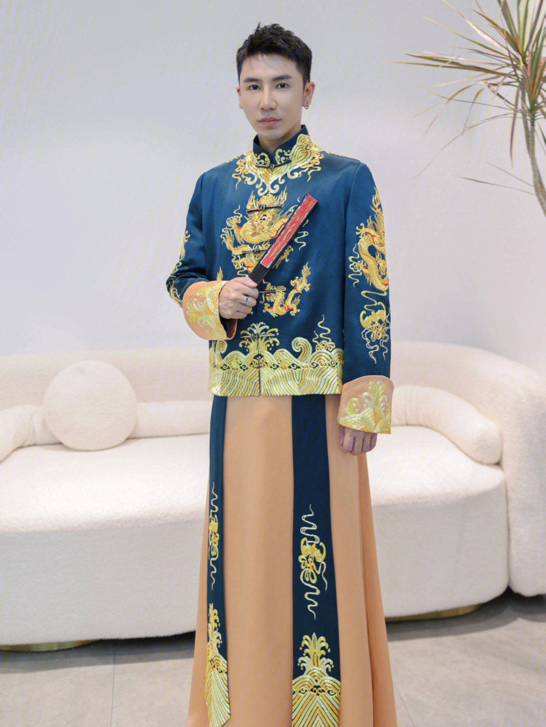 中式嫁衣男袍推荐78风度翩翩的男士秀禾服