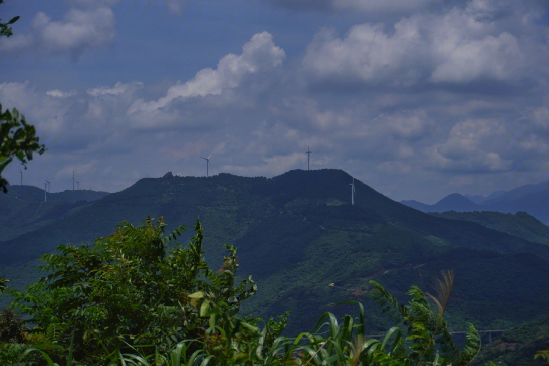 霞洞浮山岭图片