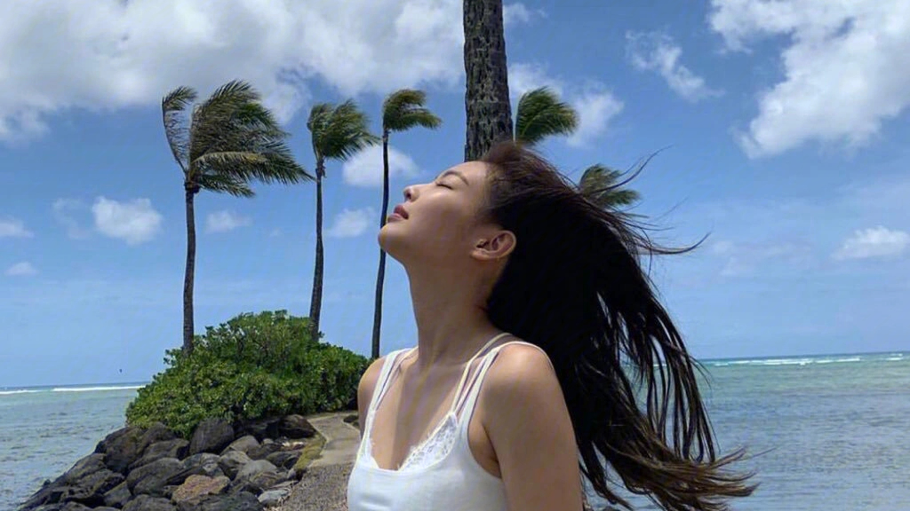 jennie和妮一起旅游