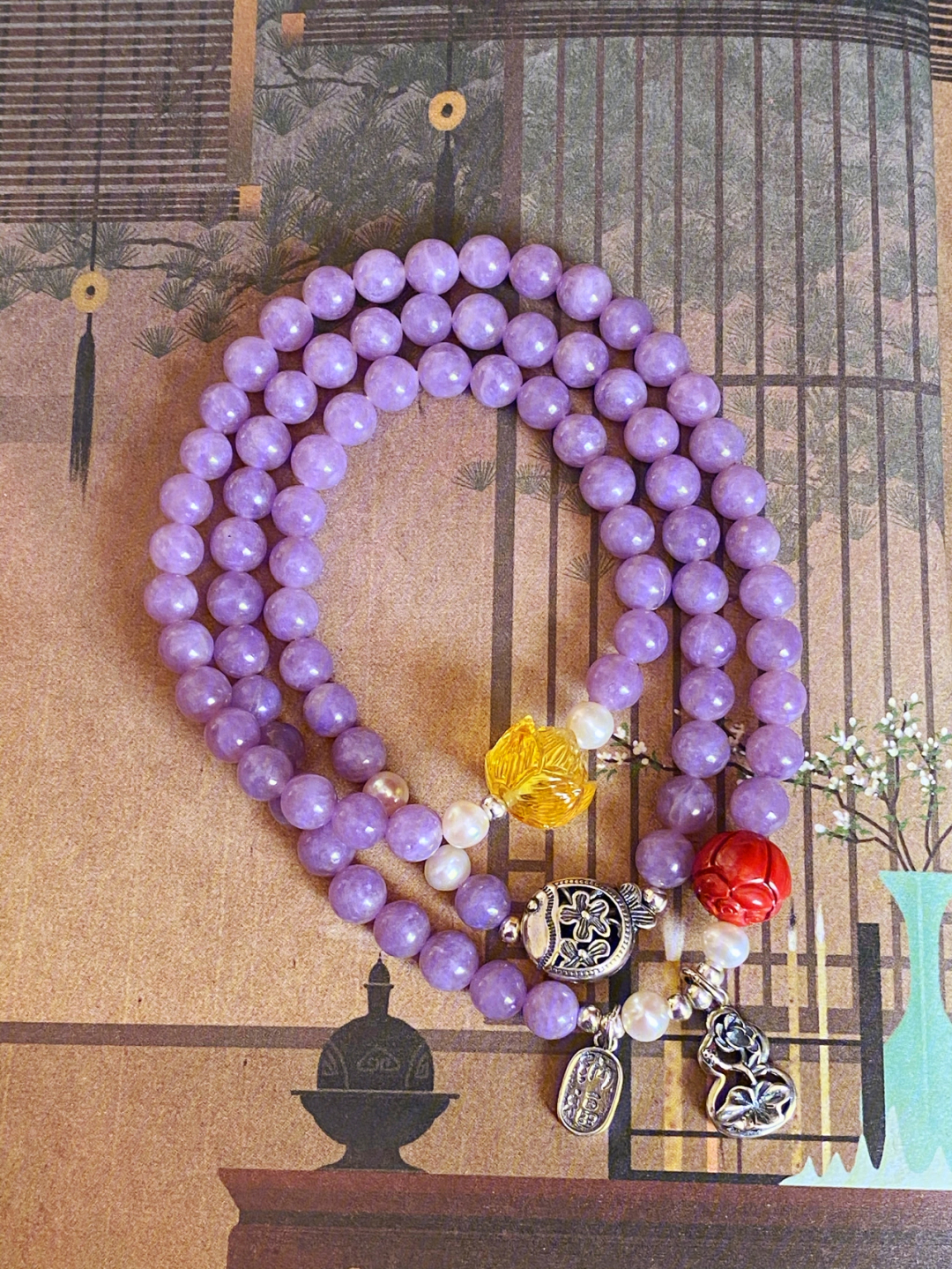 一串紫锂辉,搭配天然蜜蜡莲花,帝王朱砂莲花,天然淡水珍珠和足银配饰