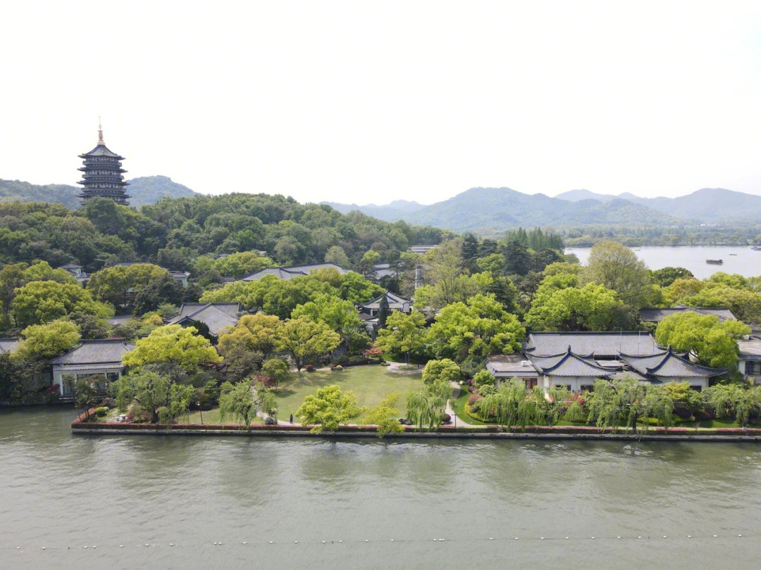 住在这便住进了西湖所有的景色里西子宾馆