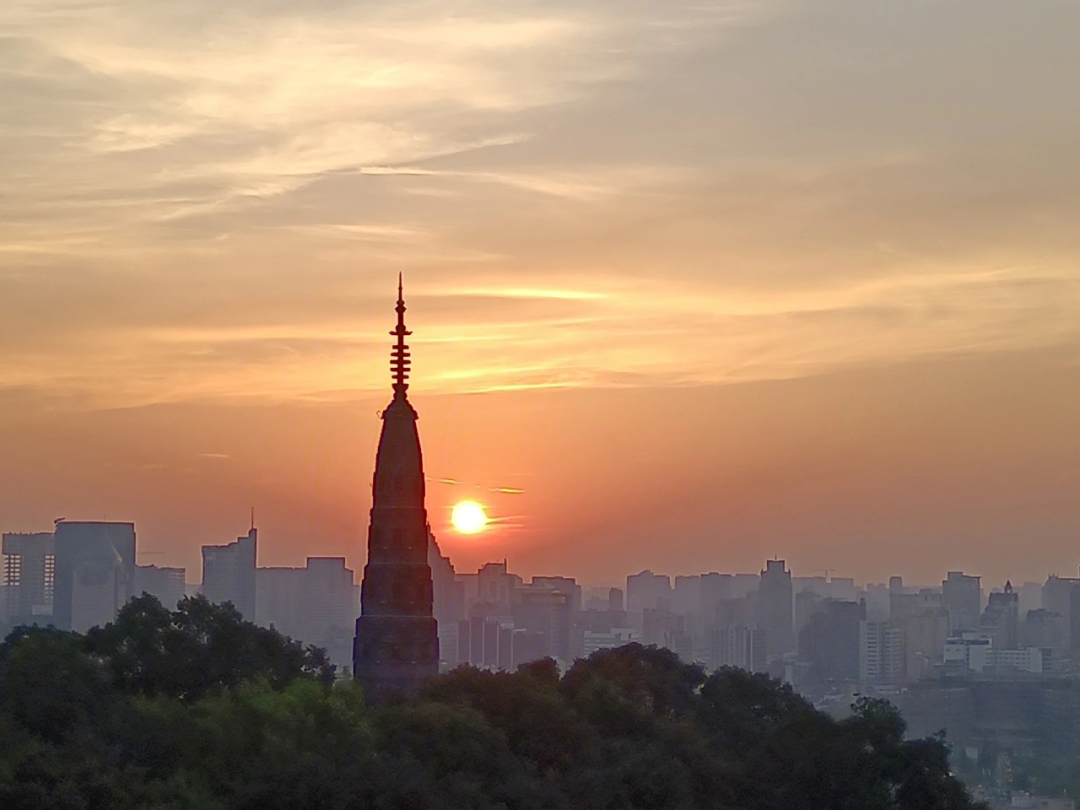 宝石山观日出