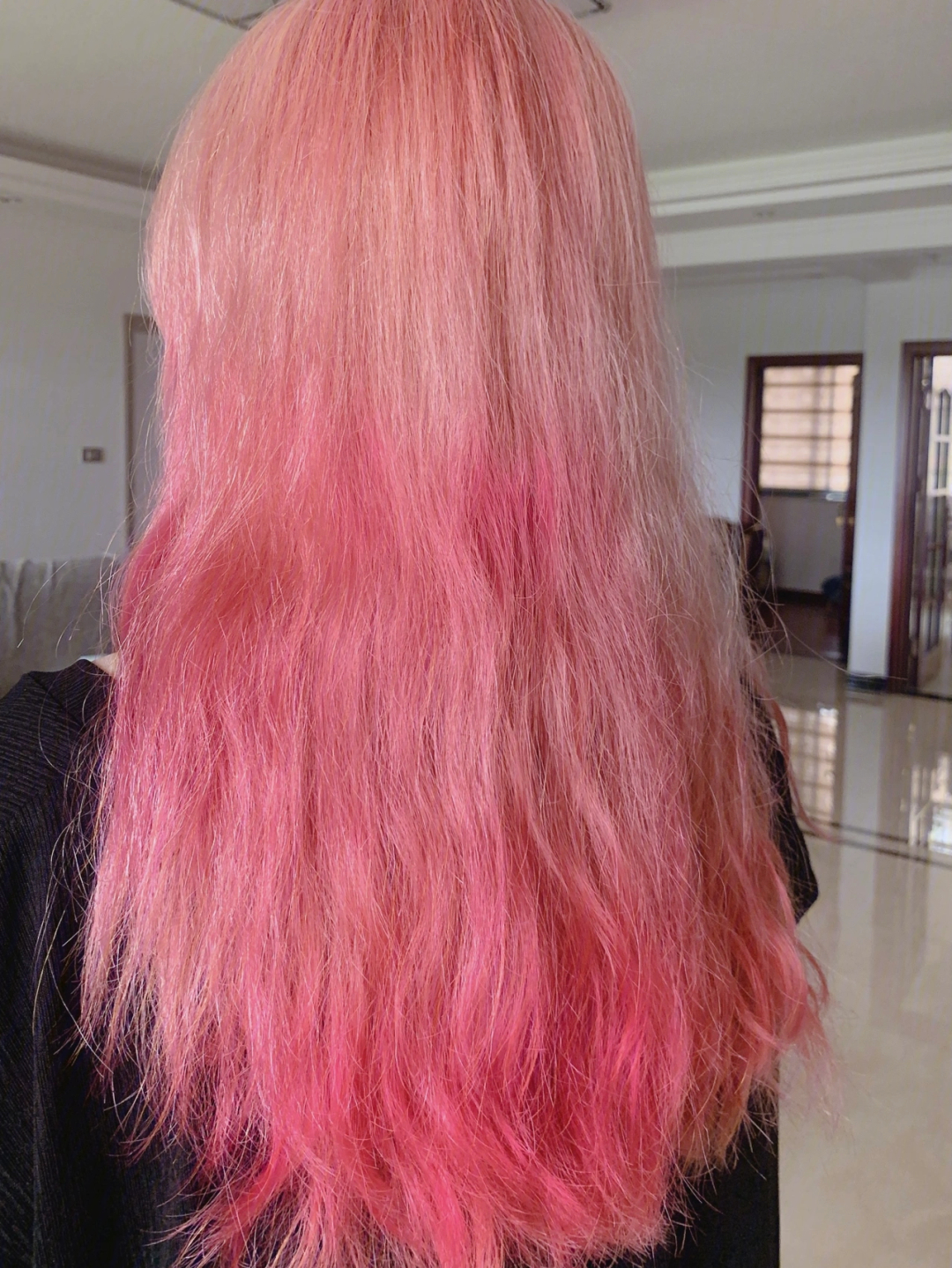 粉色头发掉色后的颜色图片
