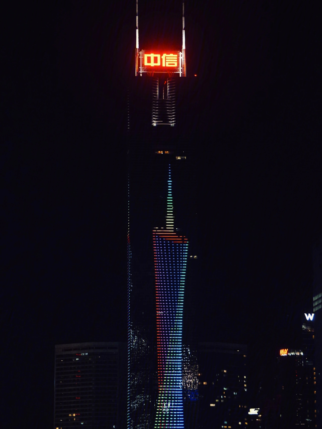 广州中信大厦灯光秀图片