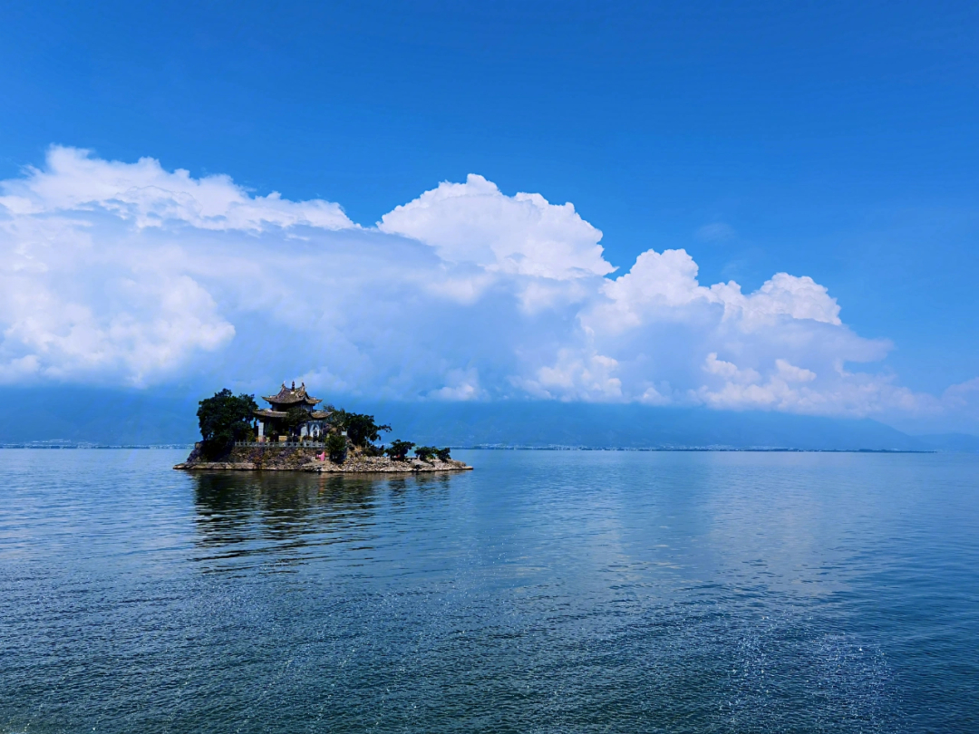 景点_民宿_古城_风景_舞蹈_啤酒_唱歌_午饭_旅游_旅游风光_旅行混剪