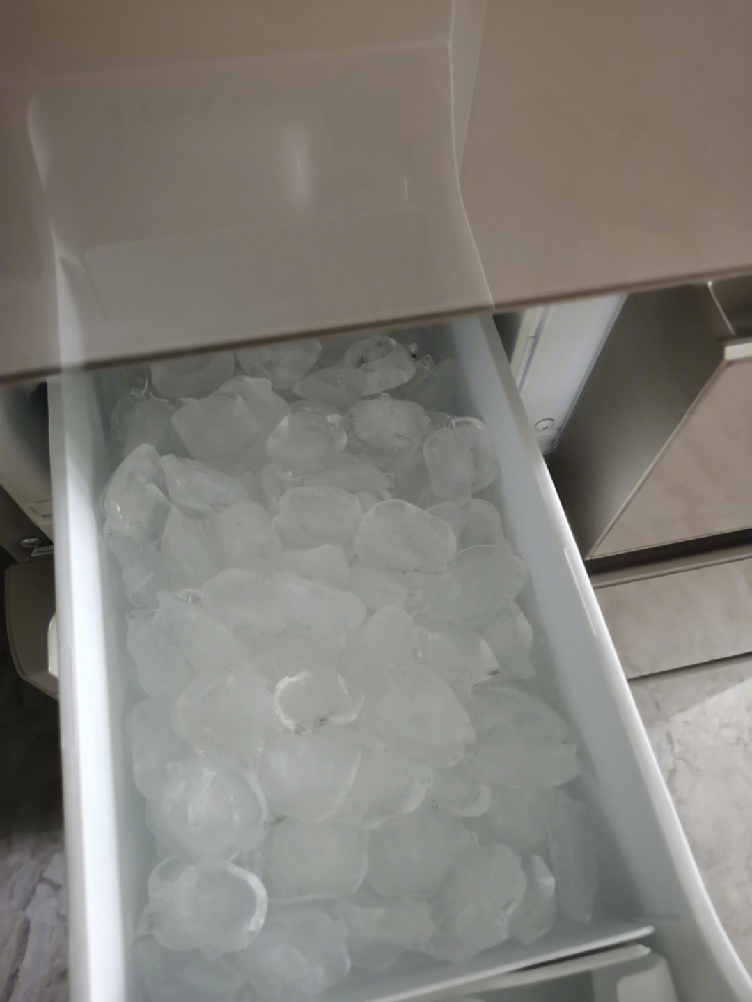 松下冰箱实现冰块自由
