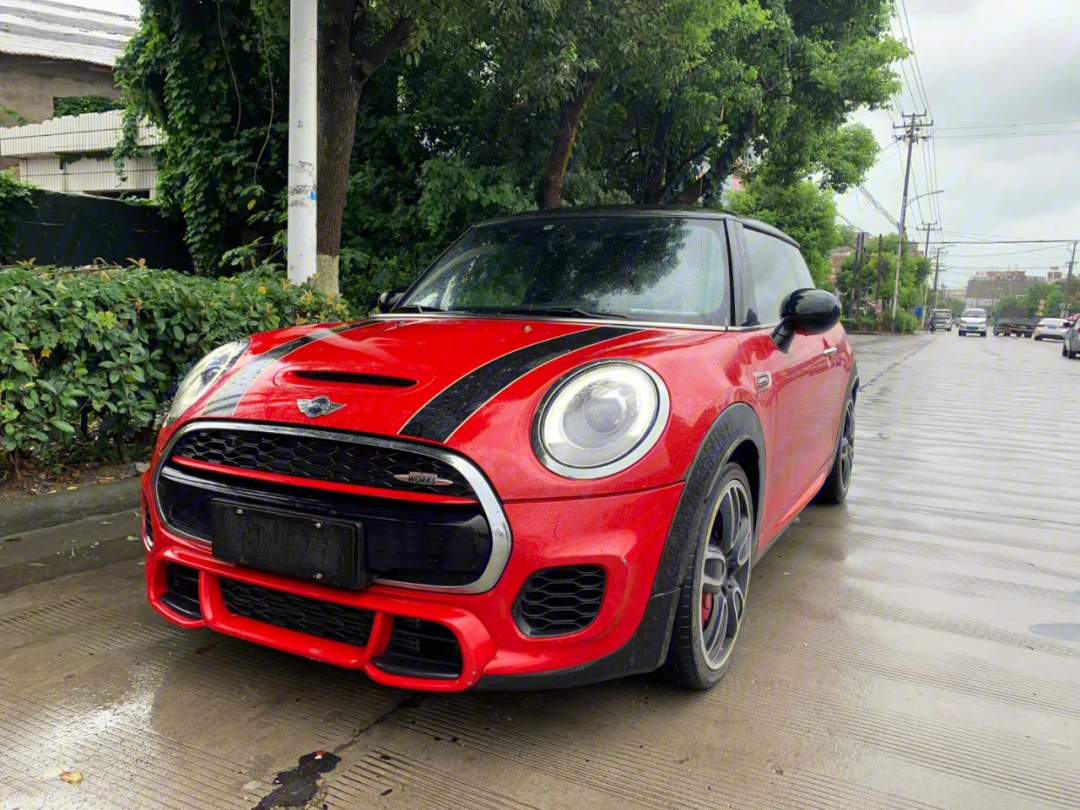 宝马minijcw