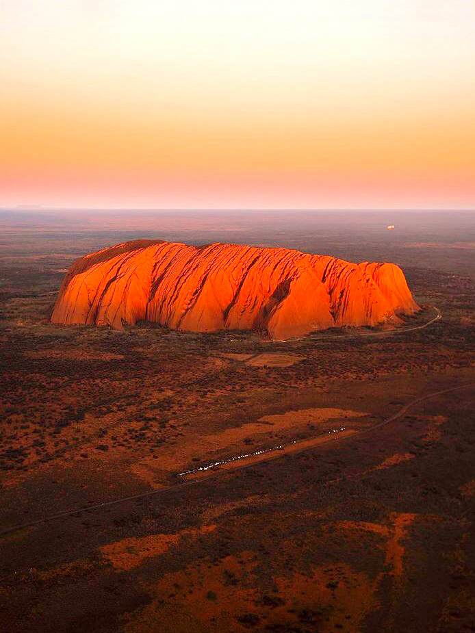 乌鲁鲁95守护澳大利亚土著居民的神圣岩石