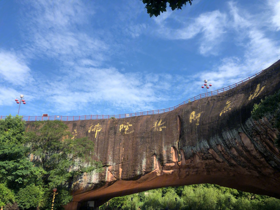 鹰潭月岩寺住持图片