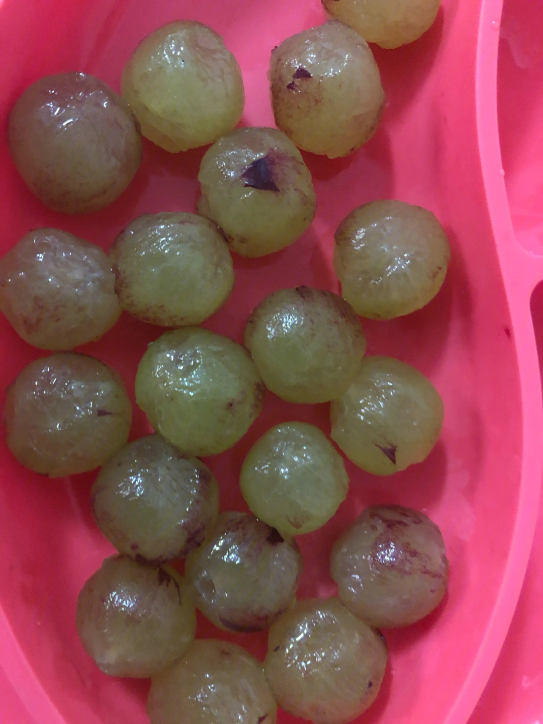 自制的葡萄果冻夏天适合孩子吃