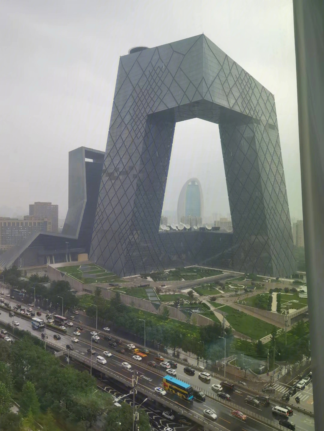 新国贸酒店和北京亮
