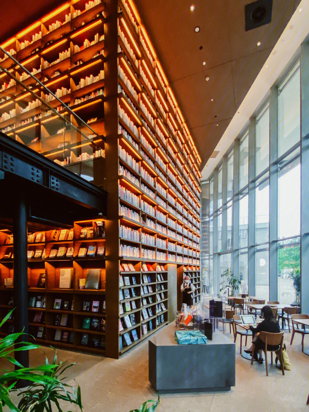 全球最美书店打卡杭州茑屋书店