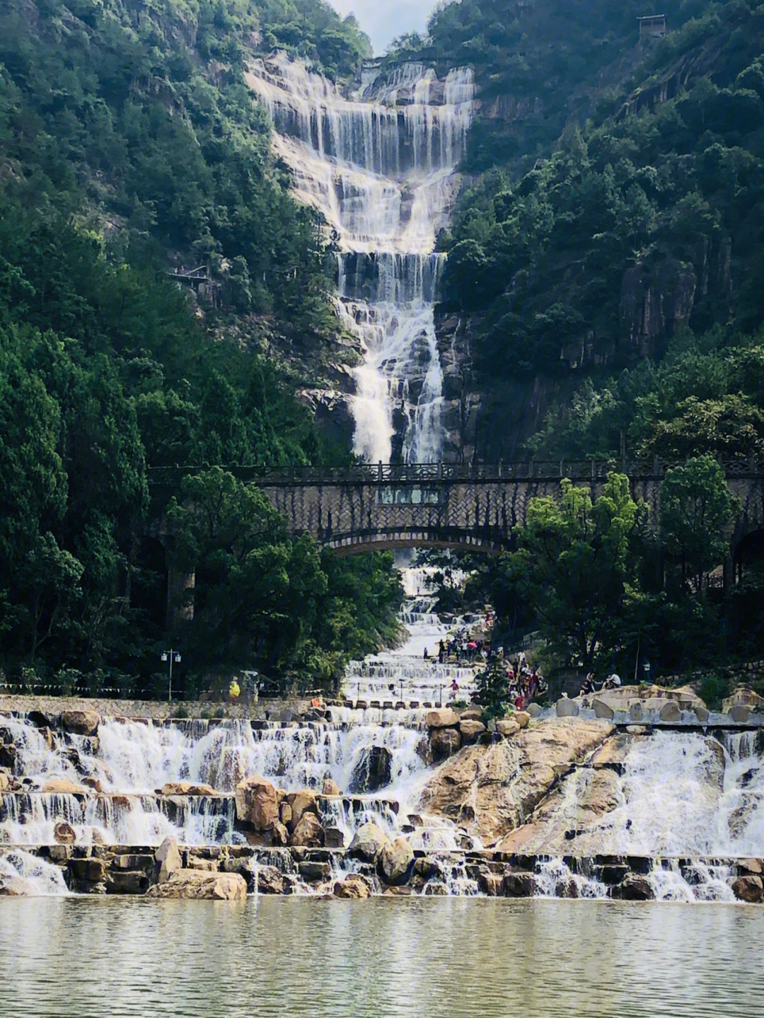 天台山瀑布爬了2小时