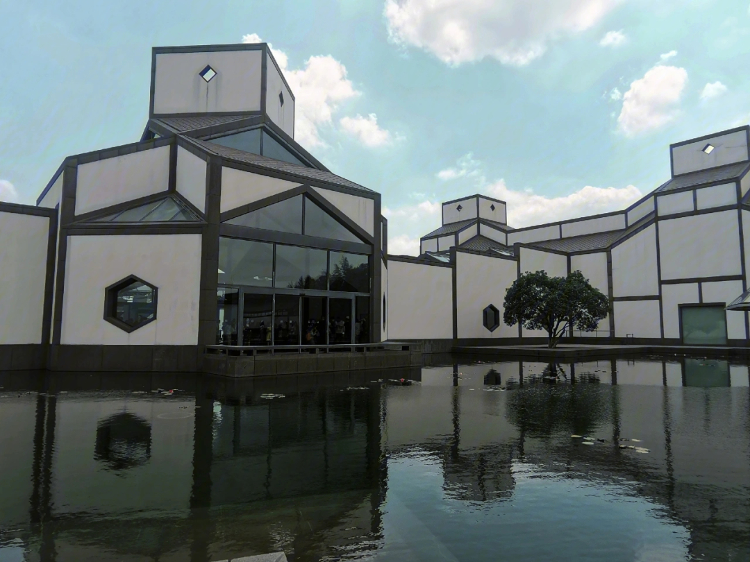 苏州博物馆的设计真是太赞了,是著名设计师贝聿铭设计的,他还设计有
