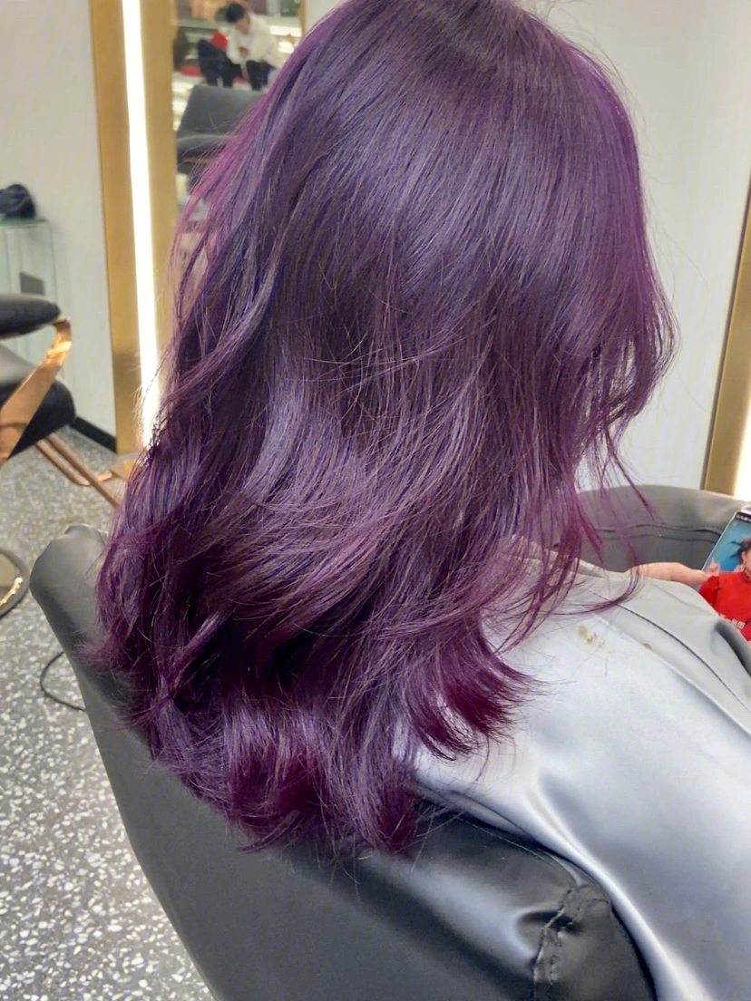 黑紫色葡萄紫显白发色