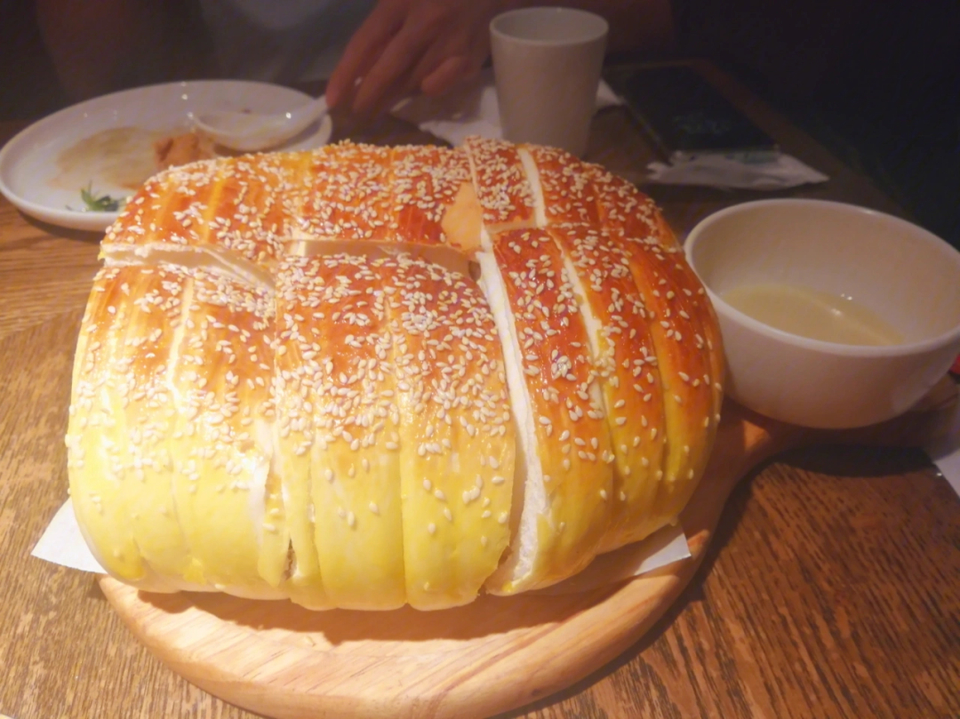 大饭店里的烤大花卷图片