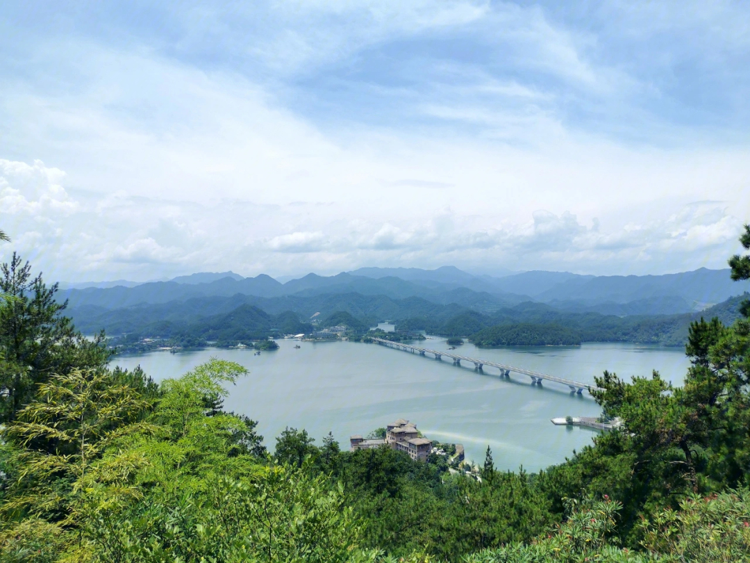 千湖山景区观景台图片