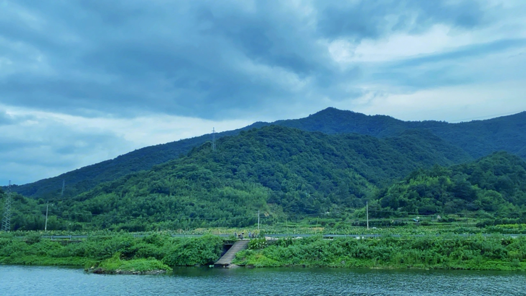 宁波下严村