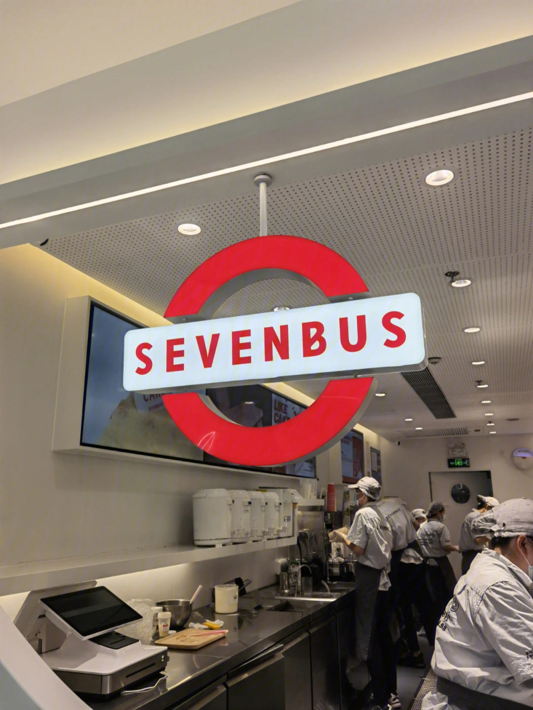 sevenbus创始人图片