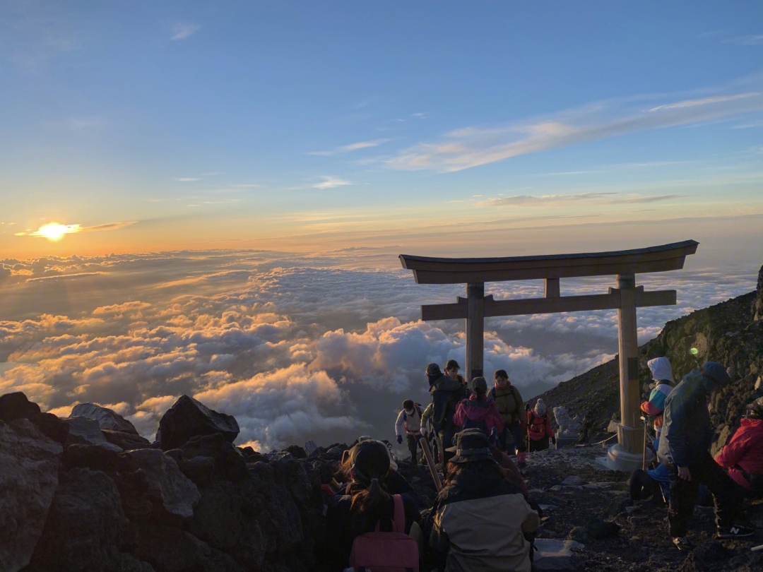 富士山(吉田线)登顶看日出