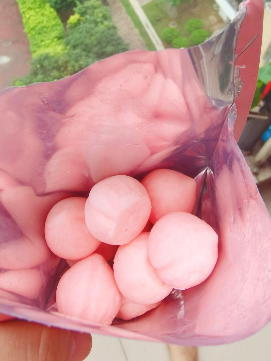 过的mihato白桃冰冰~这个屁桃冰球真的太可爱了,形状像个粉色的小pp